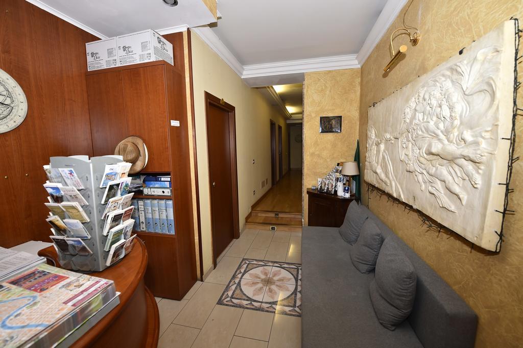 Hotel Augustus Róma Kültér fotó